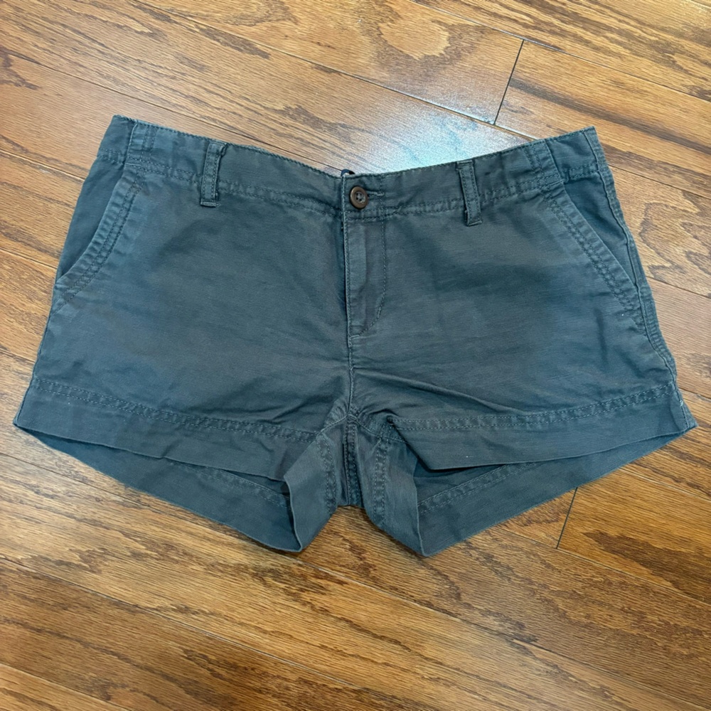 NORTH FACE grey shorts